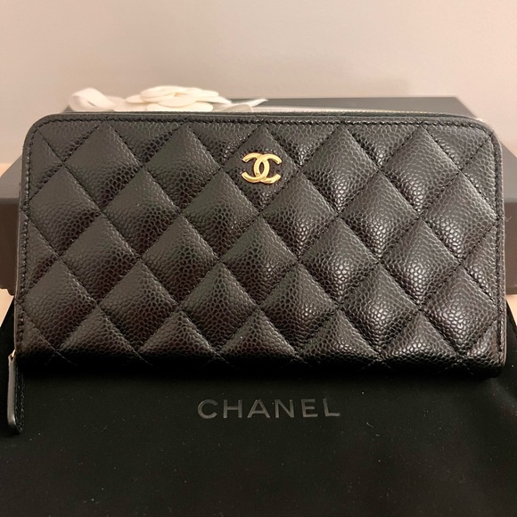 CHANEL Classic Long Zipped Wallet - Picture 2 of 7